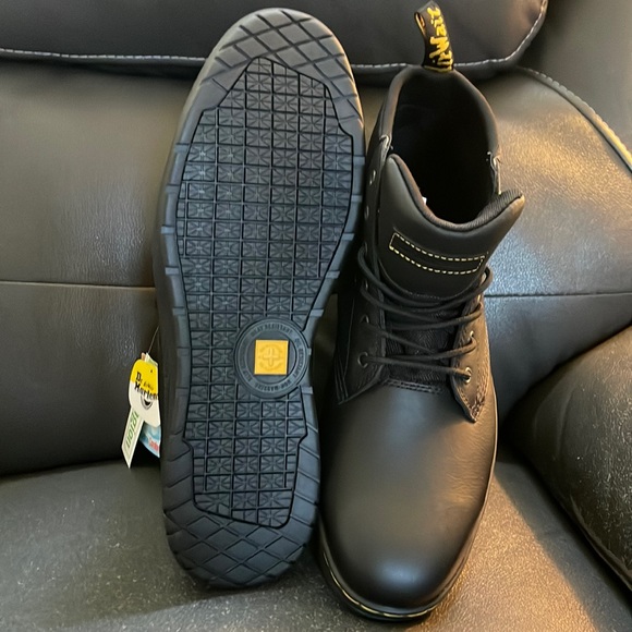 NWT Dr. Martens Mens US size 13, UK 12 Grip-Track slip resistant safety 6 eyelet - Picture 5 of 9